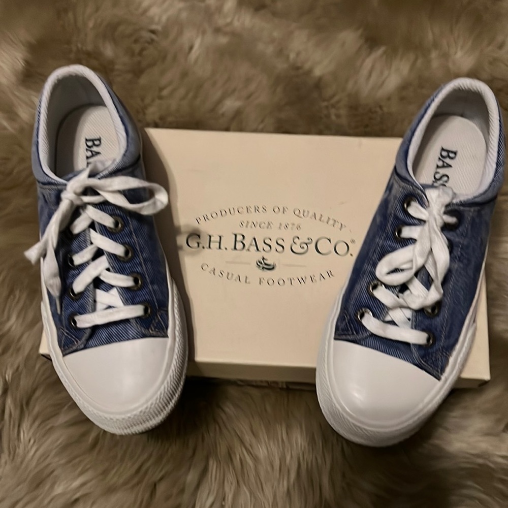 G.H. Bass & Co. Casual foot wear blue denim size 7